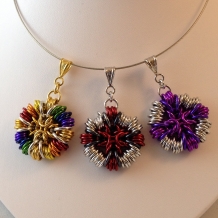 Da Capo pendants in various color combinations